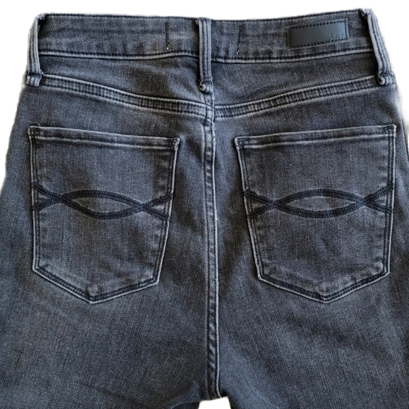 Abercrombie&Fitch Distressed Ankle Jean High Rise Black - Picture 2 of 3